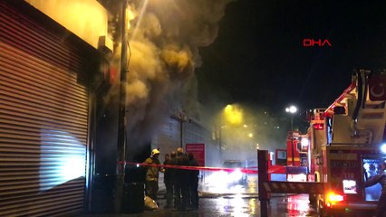 Tente imalatı yapan iş yerinde yangın