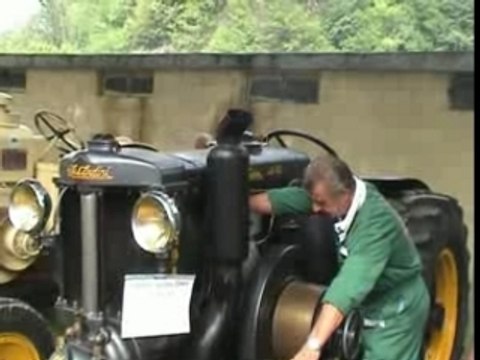 Fête de Chiusa Pesio Les tracteurs anciens