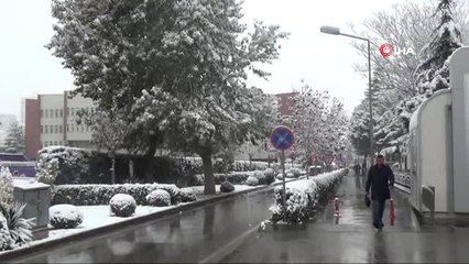Niğde Güne Karla Uyandı