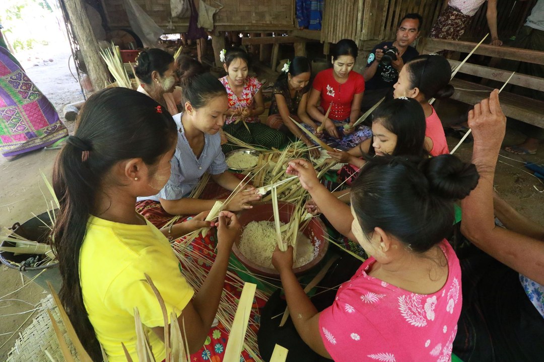 ေရႊေတာင္က ေကာက္ညွင္းဆုိင္းပြဲေတာ္ (ရုပ္/သံ)