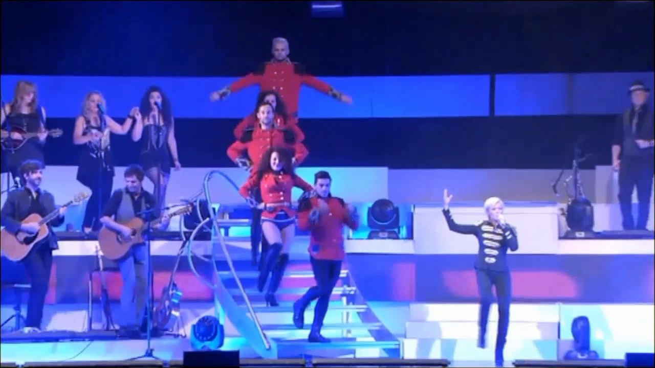 Helene Fischer – Kalinka (Russisches Medley) — (Live: From O2 World Berlin, Germany / 2010)