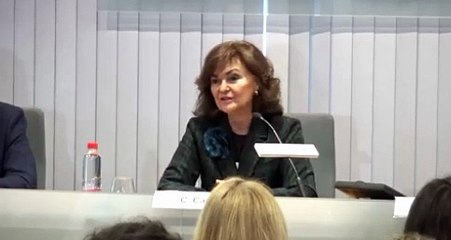 Carmen Calvo cree que cambiar la hora "es también una resistencia al machismo de la sociedad"