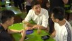 Canadian PM Trudeau delights patrons at hawker center in Singapore