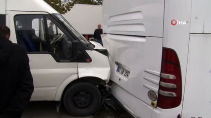 Dolmuş, tur otobüsüne çarptı: 2 yaralı