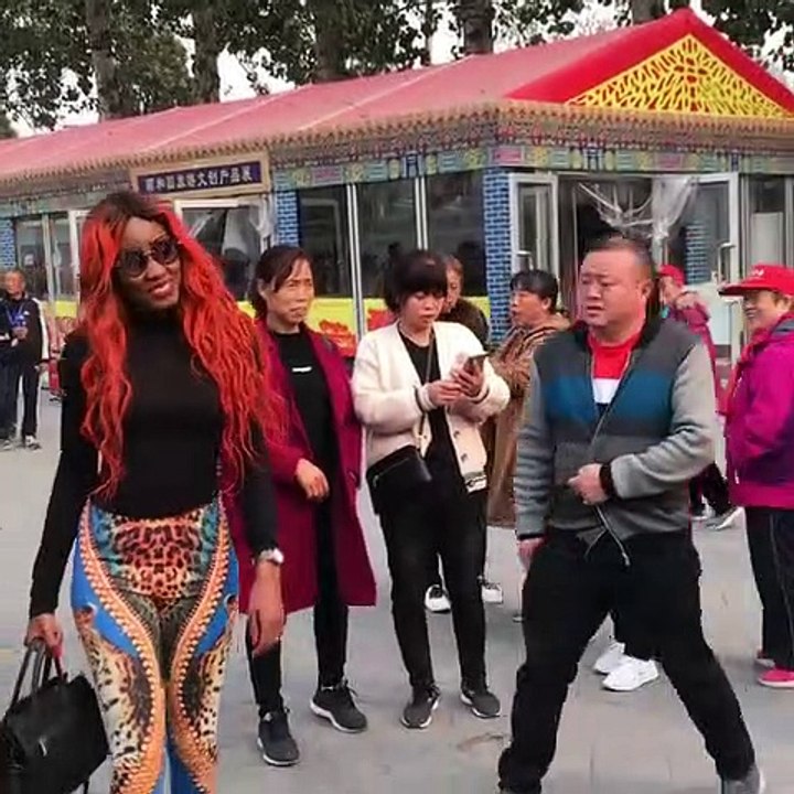 la preuve que Queen Biz est une star en Chine