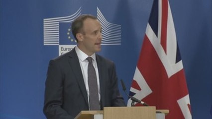 Dimite el ministro británico para el "brexit"