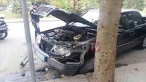 Aksident i frikshëm në Tiranë, 'Audi' përplaset me 'Benzin', një i plagosur rëndë