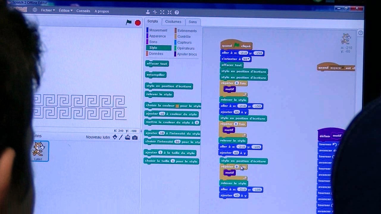 Enseigner le numérique : interactions entre élèves et machine