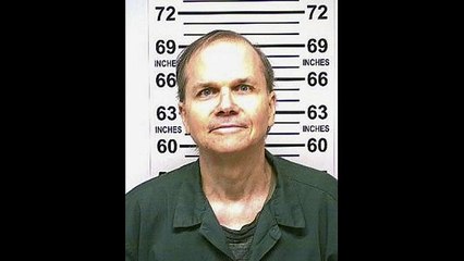 قاتل جون لينون: في كل سنة أشعر بعارٍ أكبر بسبب الجريمة التي ارتكبتها