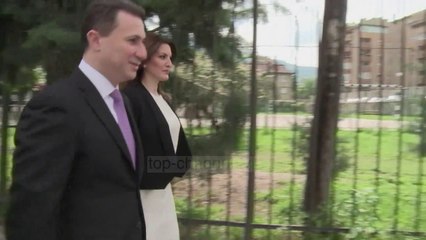 Tải video: Gruevski kaloi përmes Malit të Zi  - Top Channel Albania - News - Lajme