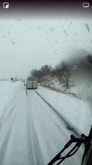 Circulation perturbée par un chameau pendant une tempête de neige !