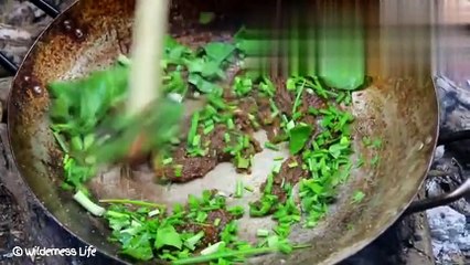 荒野生存生存哥烹饪美食烤排骨