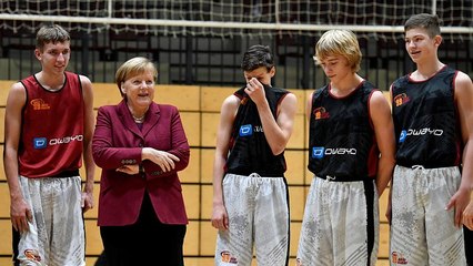 Besser spät als nie? Merkel stellt sich Kritikern in Chemnitz