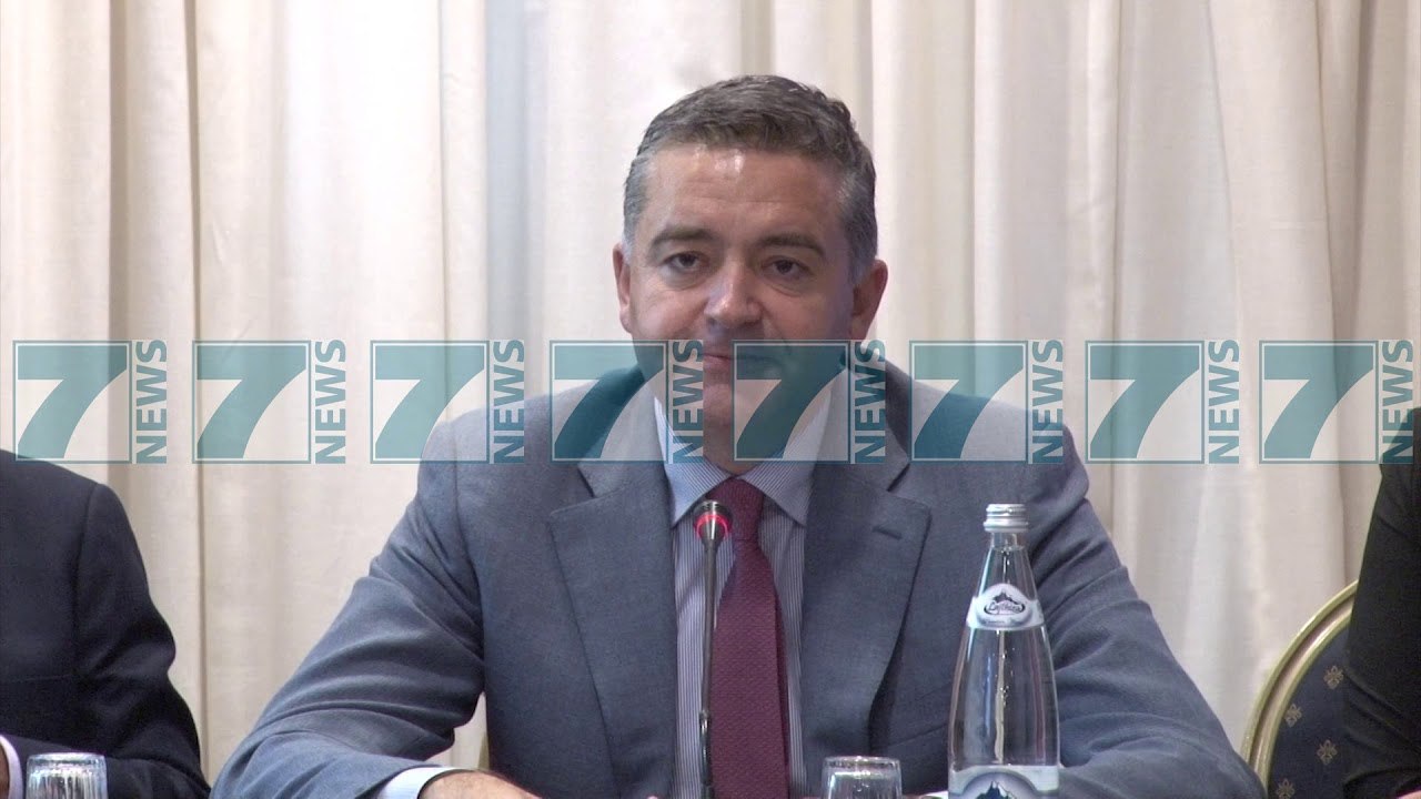 MASAT KUNDER PIKAVE TE MBETJEVE, MINISTRI KLOSI APEL BASHKIVE  - News, Lajme - Kanali 7