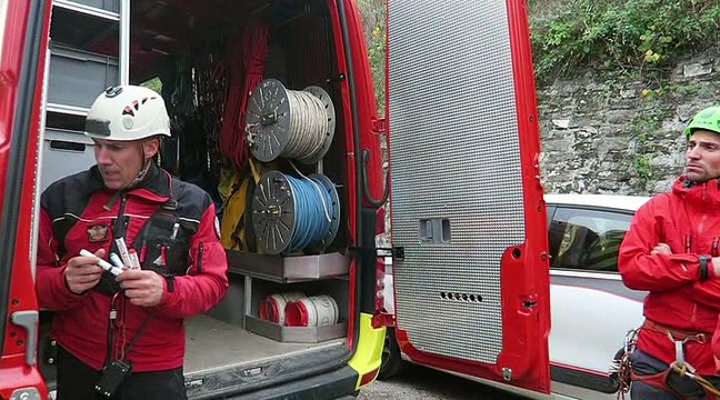 PRIVAS : Le Grimp en exercice sur la grue du chantier du centre aquatique