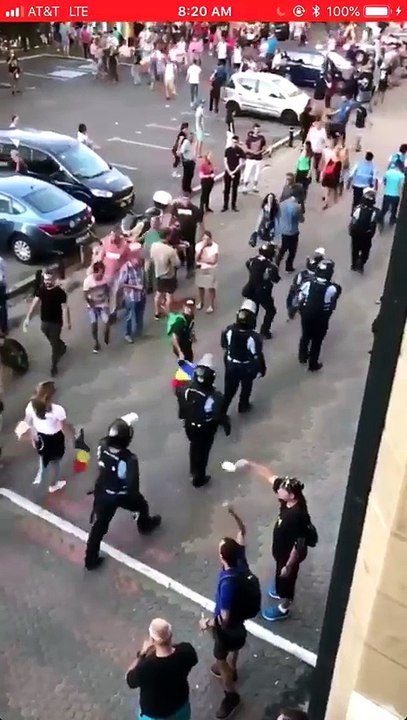Maluco ataca policial