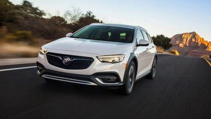Buick Regal TourX 2018 Car Review