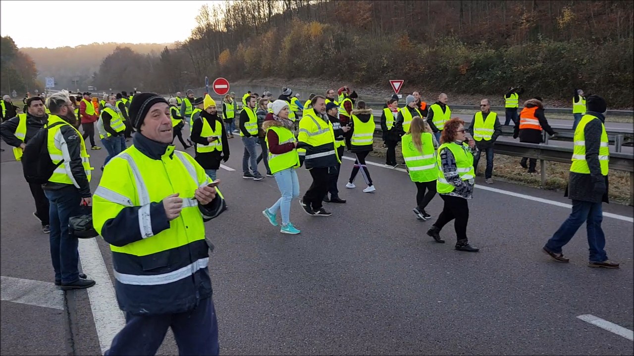 Les gilets jaunes envahissent l'A320 au niveau de Forbach