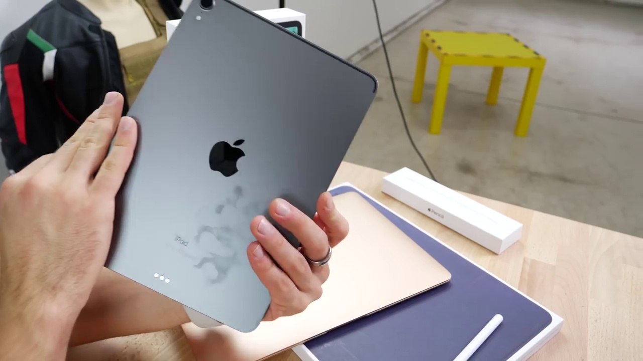 2018 iPad Pro Unboxing! 11 & 12.9-inch, MacBook Air & Apple Pencil 2!