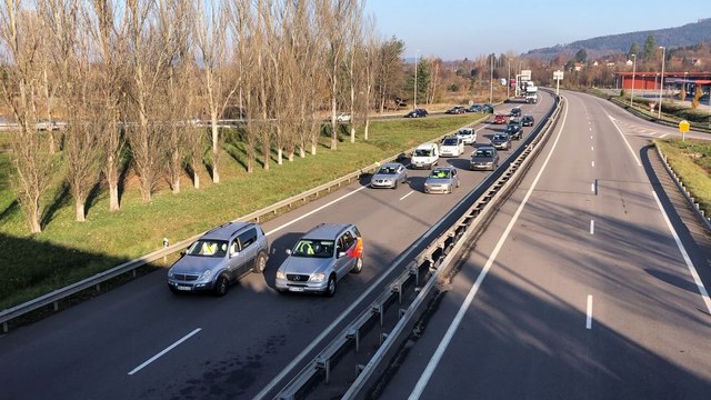 Gilets jaunes : l'opération escargot partie de Raon-l'Etape arrive à Saint-Dié-des-Vosges