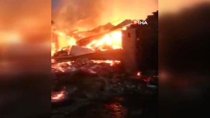 Çorum'da Çıkan Yangında 6 Ev Yandı