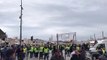 Marseille : une cinquantaine de gilets jaunes bloquent actuellement le quai des Belges
