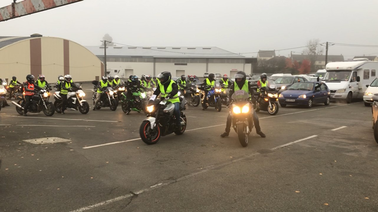 À Mayenne, près de 200 gilets jaunes partent pour LAVAL