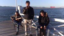 Burdur Lise Öğrencisi Burdur Gölü Kenarında Klip Çekti