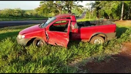 Colisão envolve dois automóveis na BR-277