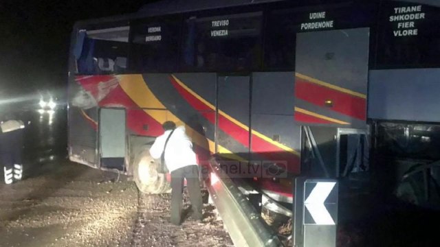 Pa Koment - Aksidentohet autobusi me nxënës në Qafë Thanë - Top Channel Albania