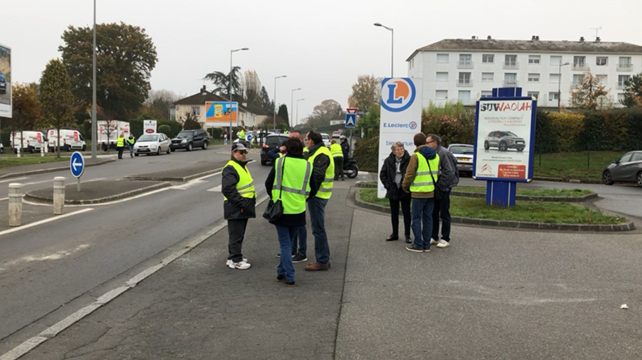Gilets jaunes : entrées filtrées à Leclerc et Intermarché