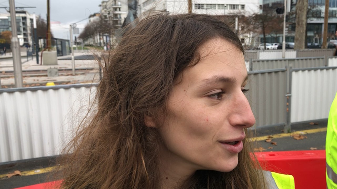 Gilets jaunes : à midi, cinq blessés légers recensés par la préfecture