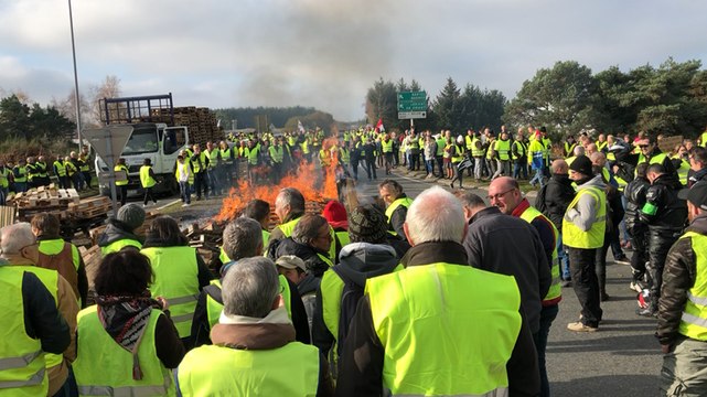 Gilets jaunes : des centaines de manifestants à Kervidanou