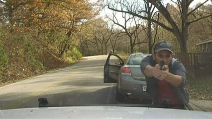 Video | ABD'de şüpheli şahsın polisle çatışması kameralara yansıdı