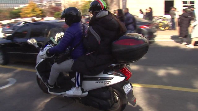 오토바이 동원 빨리빨리! ...수시 논술 '긴급 수송 작전' / YTN