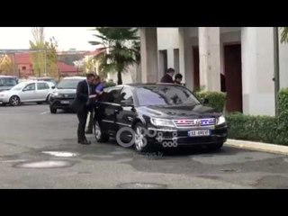 Ora News - Sandër Lleshaj ndalet në Lezhë për takimin me strukturat policore