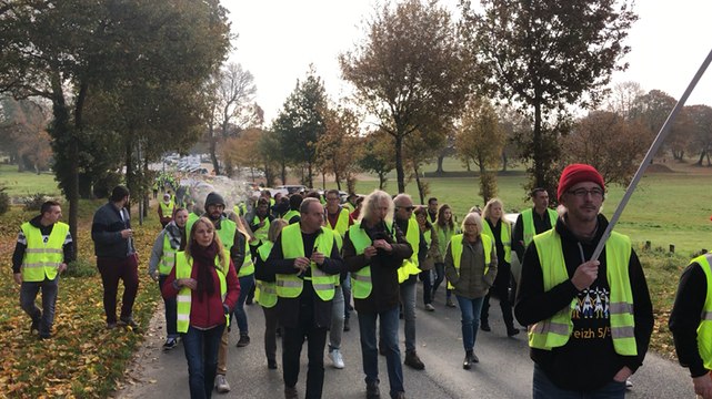 Gilets jaunes. Un millier de personnes défilent de Kerampuilh à la mairie.