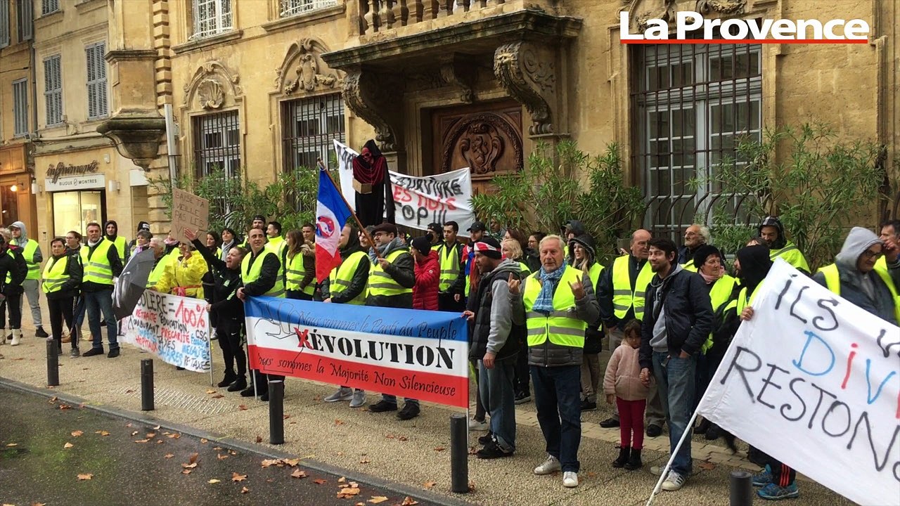 Gillets Jaunes : manifestation en cours dans les rues de Salon