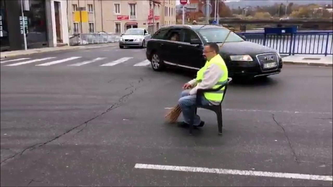 Un « gilet jaune » solitaire à Montluçon