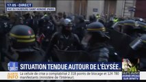 Gilets jaunes : les CRS évacuent les manifestants près de l'Élysée