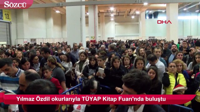 Yılmaz Özdil okurlarıyla TÜYAP Kitap Fuarı'nda buluştu