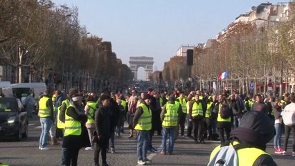 佛 전국 反마크롱 시위·도로점거..."기름값 너무 올랐다" / YTN