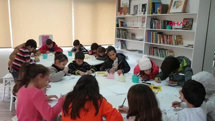 Sakarya Karikatürlü Ev'de Minik Kursiyerlere Meral Onat'dan Eğitim