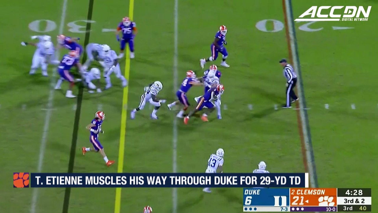 Clemson RB Travis Etienne Runs Through Defenders On Way To A Touchdown