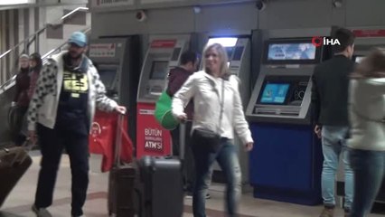 Taksim Metrosunda Dans Rüzgarı