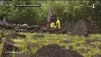 Cérémonie du Tuhitiraa : le lever du "unu" sur le marae