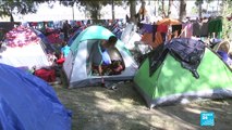 À Tijuana, frustration chez les migrants de la caravane arrivée à la frontière américaine