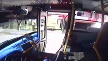 Halk otobüsü sürücüsü saatlerce durakta bekleyen engelli çocuk için güzargahını değiştirdi...Olay anları kamerada