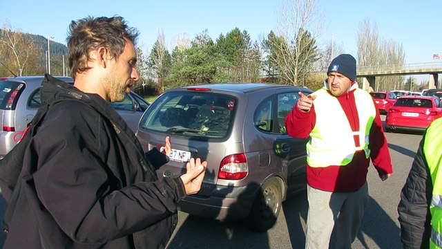 Dialogue difficile avec les gilets jaunes ce dimanche matin à Saint-Dié-des-Vosges