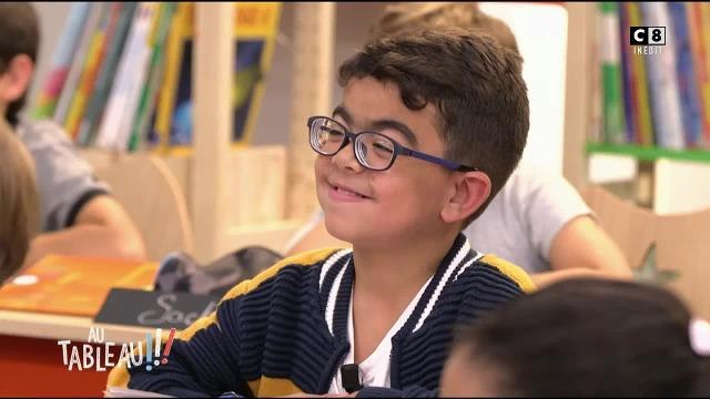 Bernard Tapie ému face à un enfant greffé d'un rein dans l'émission Au Tableau sur C8, samedi 17 novembre 2018